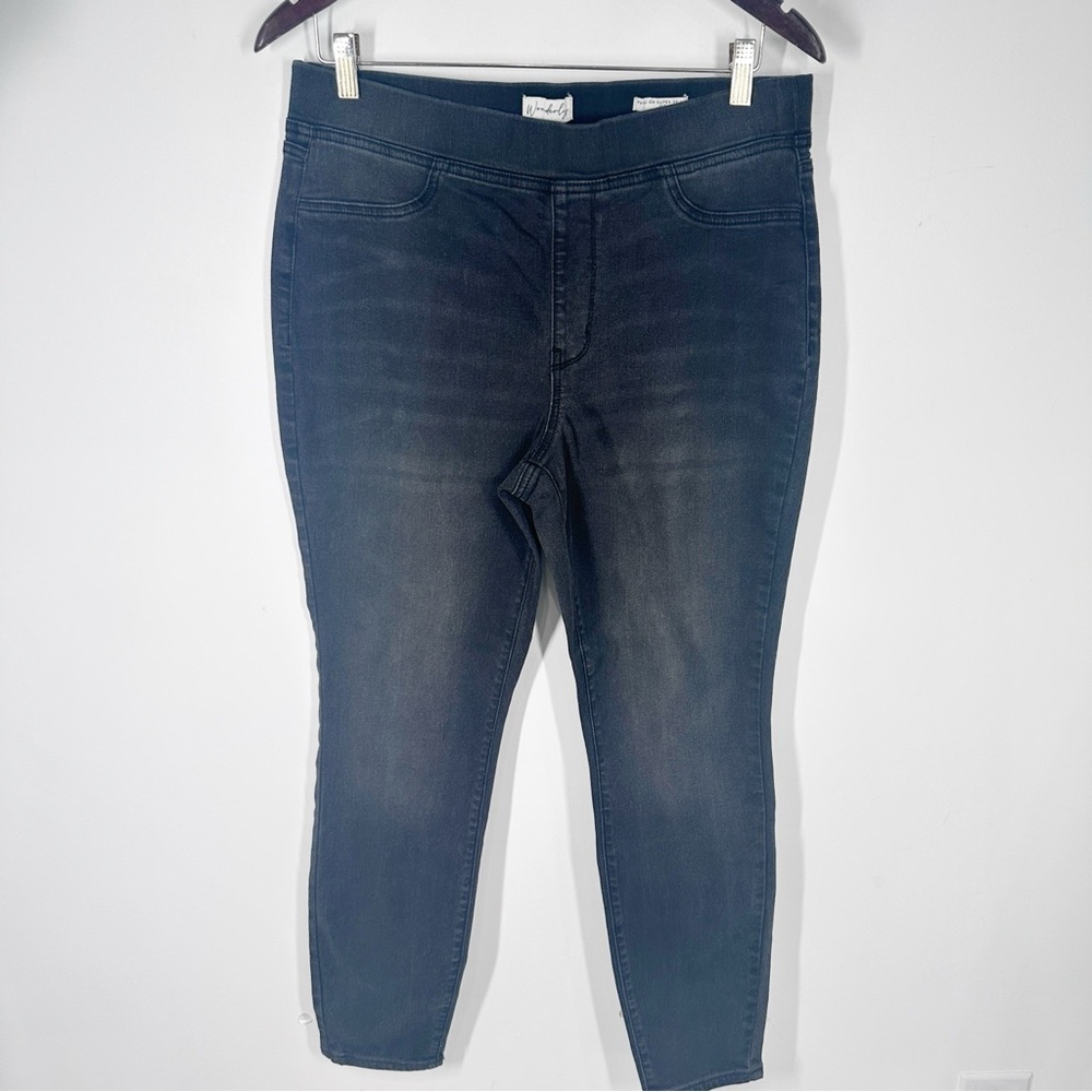 Wonderly Pull-On Super Skinny Jeans Size 12 Petite Black Jeggings